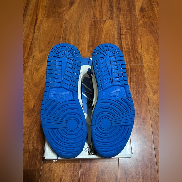 Air Jordan 1 Retro Low x Fragment Design x Travis Scott - Picture 4 of 8